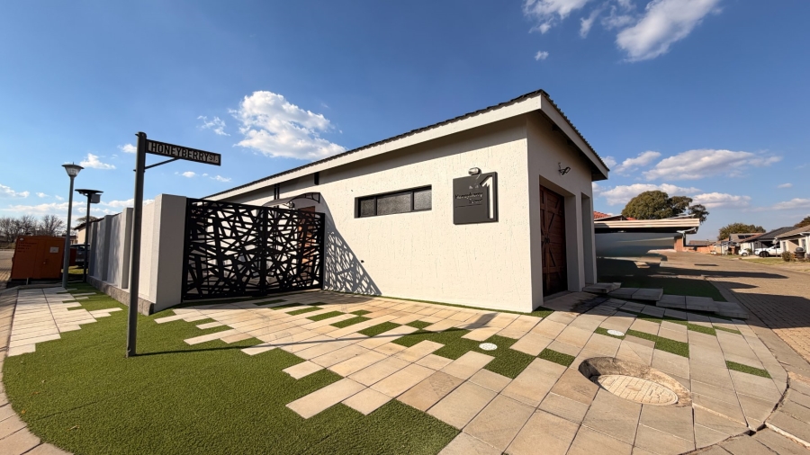 2 Bedroom Property for Sale in Waterberry Estate North West